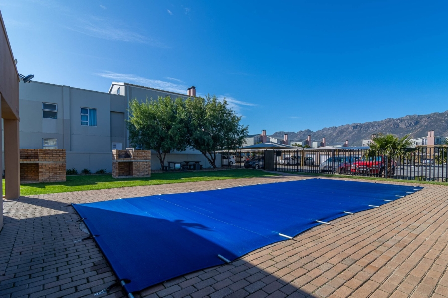 1 Bedroom Property for Sale in Whispering Pines Western Cape